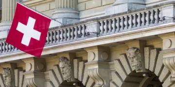 Виїзд українських чоловіків до Швейцарії: зафіксовано рекорд