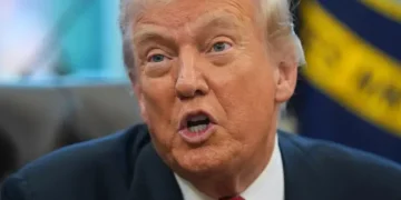 Адміністрація Трампа перевірить всіх біженців, прийнятих за Байдена