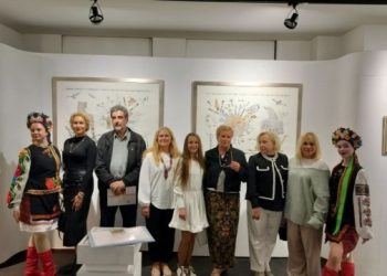 В Афінах громада організувала виставку «Україна та Греція в кольорах свободи»