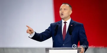 Польща перестане допомагати українським біженцям: названо дату, коли припинять виплати