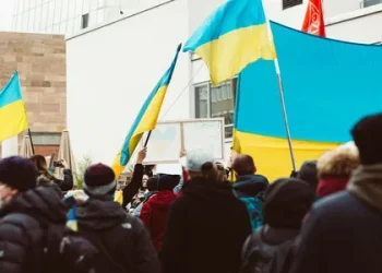 Біженці з України масово виходять на роботу за кордоном: у яких країнах найбільше працевлаштувалося