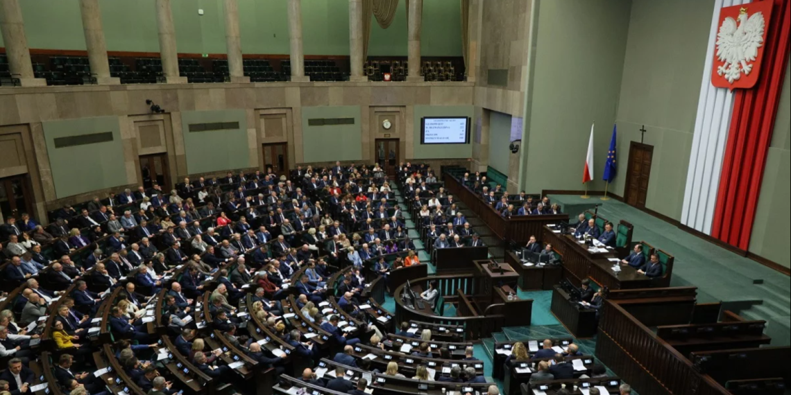 Сейм відхилив президентський проєкт змін до закону про допомогу громадянам України