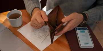 ОСББ відсудило у біженки понад 9 тисяч: жінка заявила, що живе за кордоном і комунальними послугами не користується