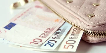 Українські біженці в Німеччині можуть втратити виплати з безробіття: названо умови