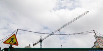 У Чернівцях завершили ремонт даху і фасаду будинку, пошкодженого російською ракетою