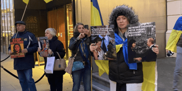 Українці в Лондоні протестували проти виступу Нетребко