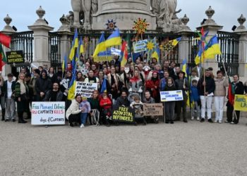 Коляда в Лісабоні: українська громада Португалії провела ходу на підтримку полонених і ЗСУ