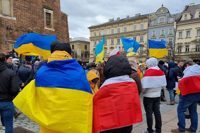 Робота українців у Польщі та відносини із поляками. Нові результати опитування