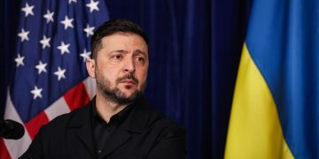 Чи голосуватимуть українці за кордоном у разі референдуму: Зеленський відповів