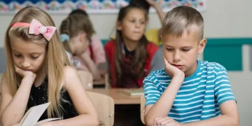 Країна ЄС змінила правило для українців з дітьми: що треба знати