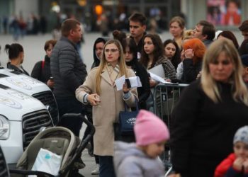 Українці в Польщі купують квартири й рідше переказують гроші додому: нове дослідження