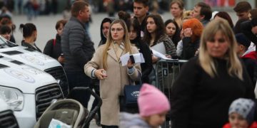 Українці в Польщі купують квартири й рідше переказують гроші додому: нове дослідження