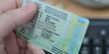 Українських біженців штрафують за водійські посвідчення в ЄС: за що можуть покарати